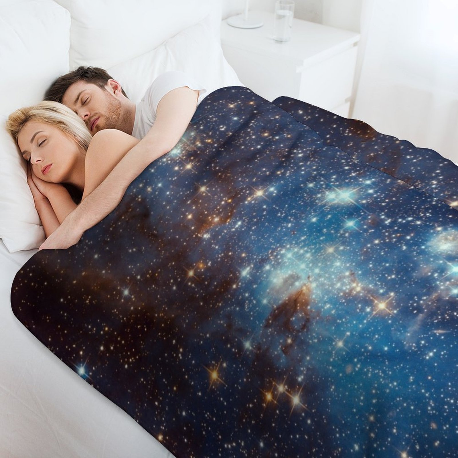 ブルーネビュラスターズスペーススローブランケット、ソファや装 - Space Blanket Heavy のレビューと価格