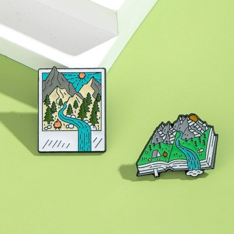 冒険をテーマにしたエナメルピン：山の小川をイメージしたブック - Outdoor Adventure Books のレビューと価格