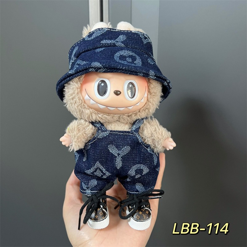 ヴィンテージプリントのつば広帽子とオーバーオールの組み合わせ - Outdoor Adventure Outfit のレビューと価格